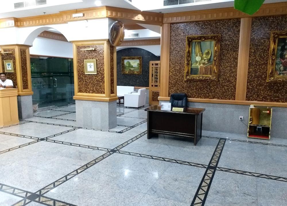 Taj Plaza Hotel Манама Экстерьер фото
