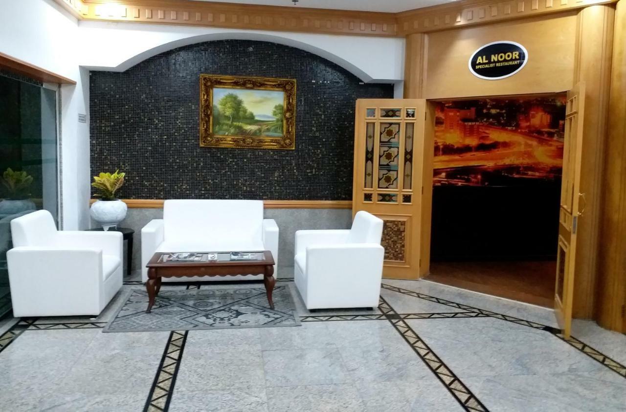 Taj Plaza Hotel Манама Экстерьер фото