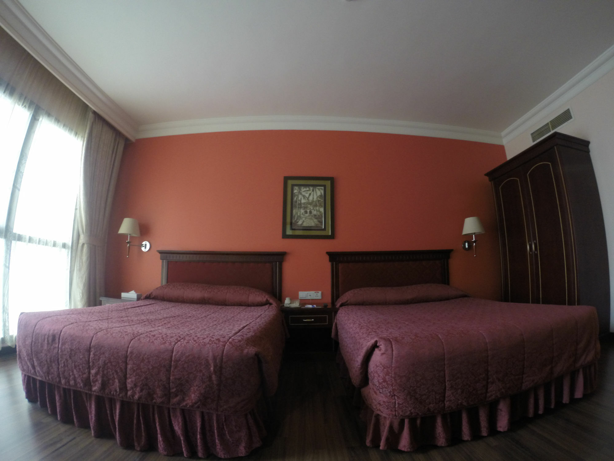 Taj Plaza Hotel Манама Экстерьер фото
